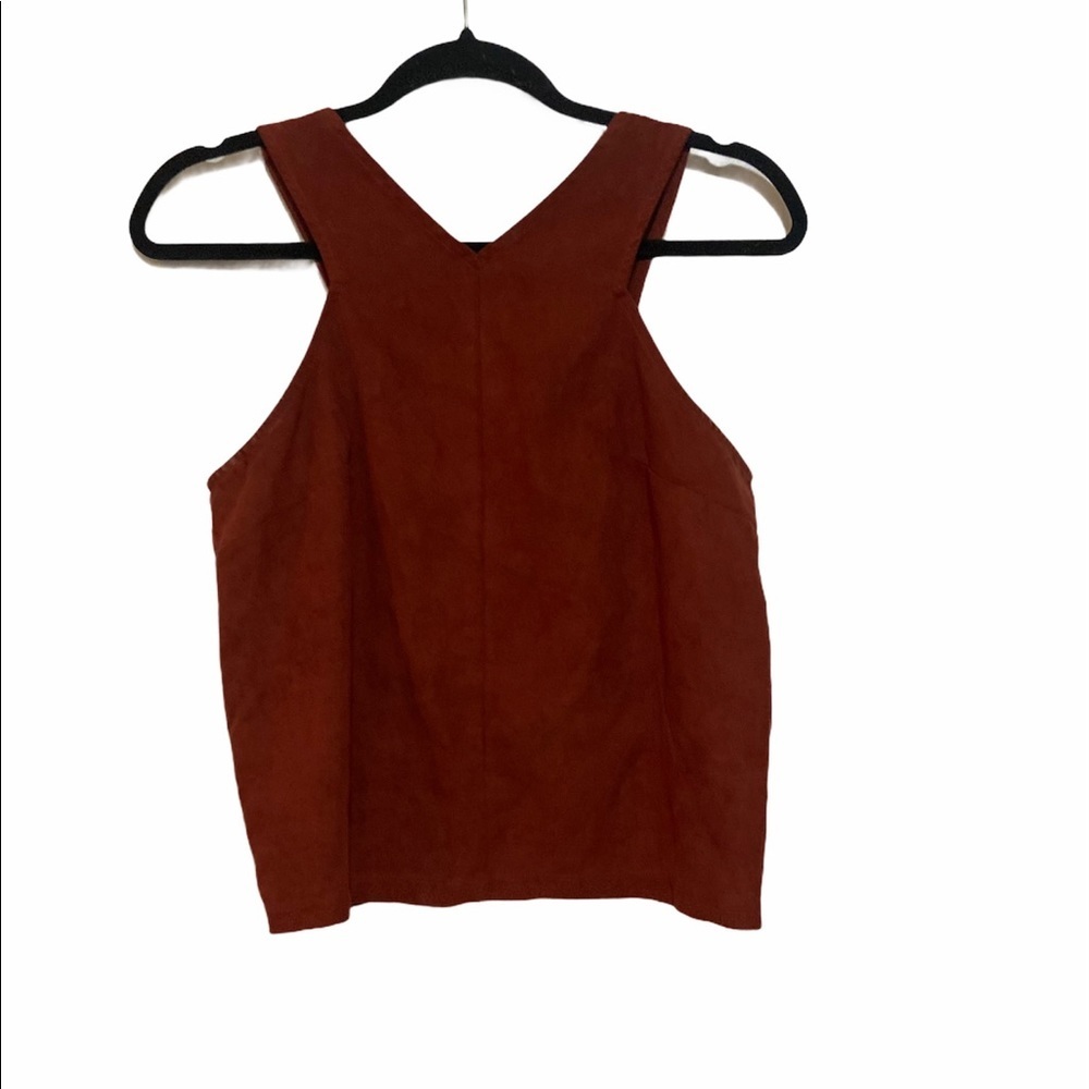 BAR III Brown sued Sleeveless V neckline Top.